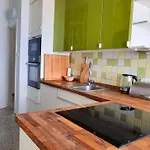 10 With Parking, 300m To The Sea Apartman